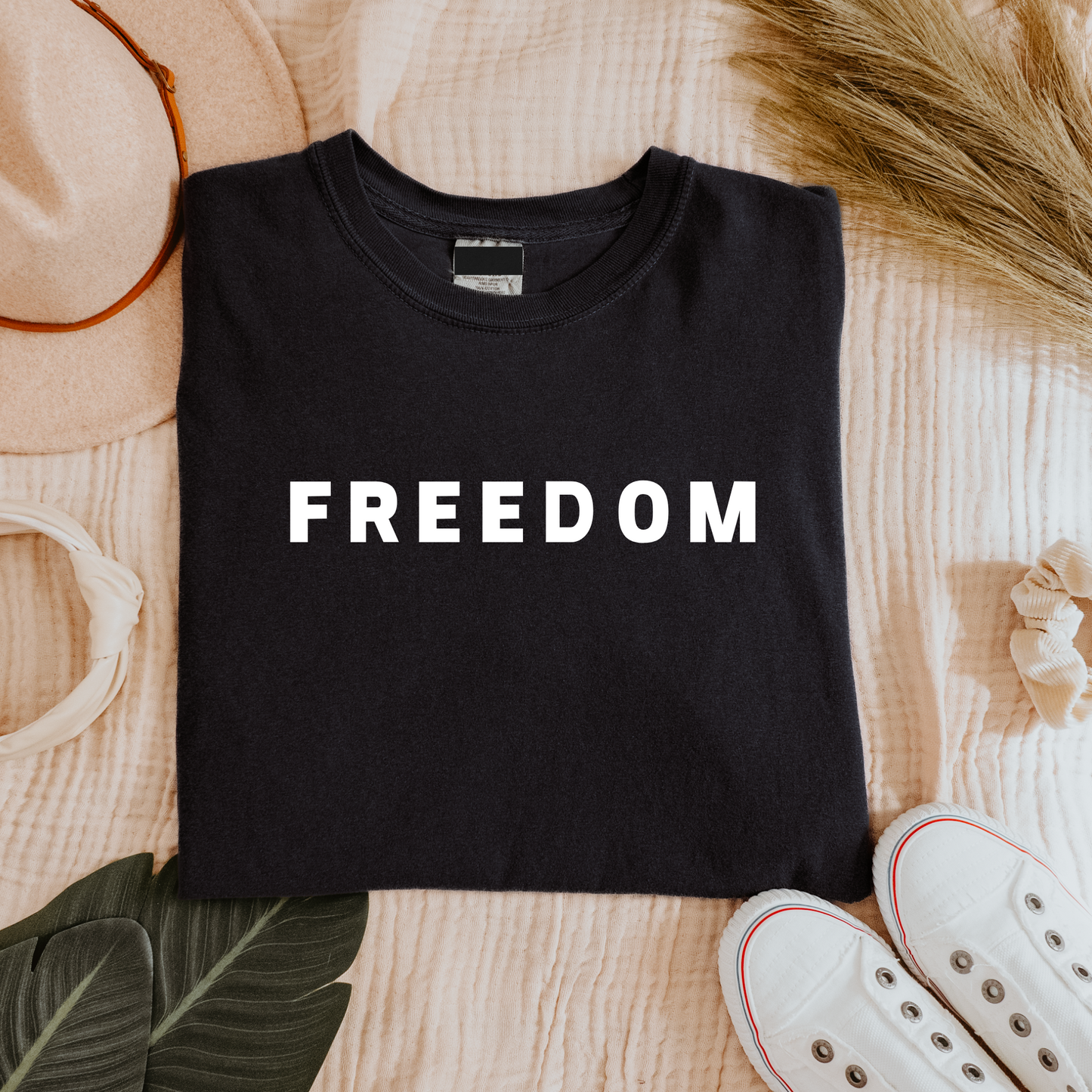 Freedom Charlie Kirk Comfort Colors Tshirt, Vintage Freedom Graphic T-Shirt, Bold Patriot Statement Tee, Memorial Tribute Style Unisex Shirt