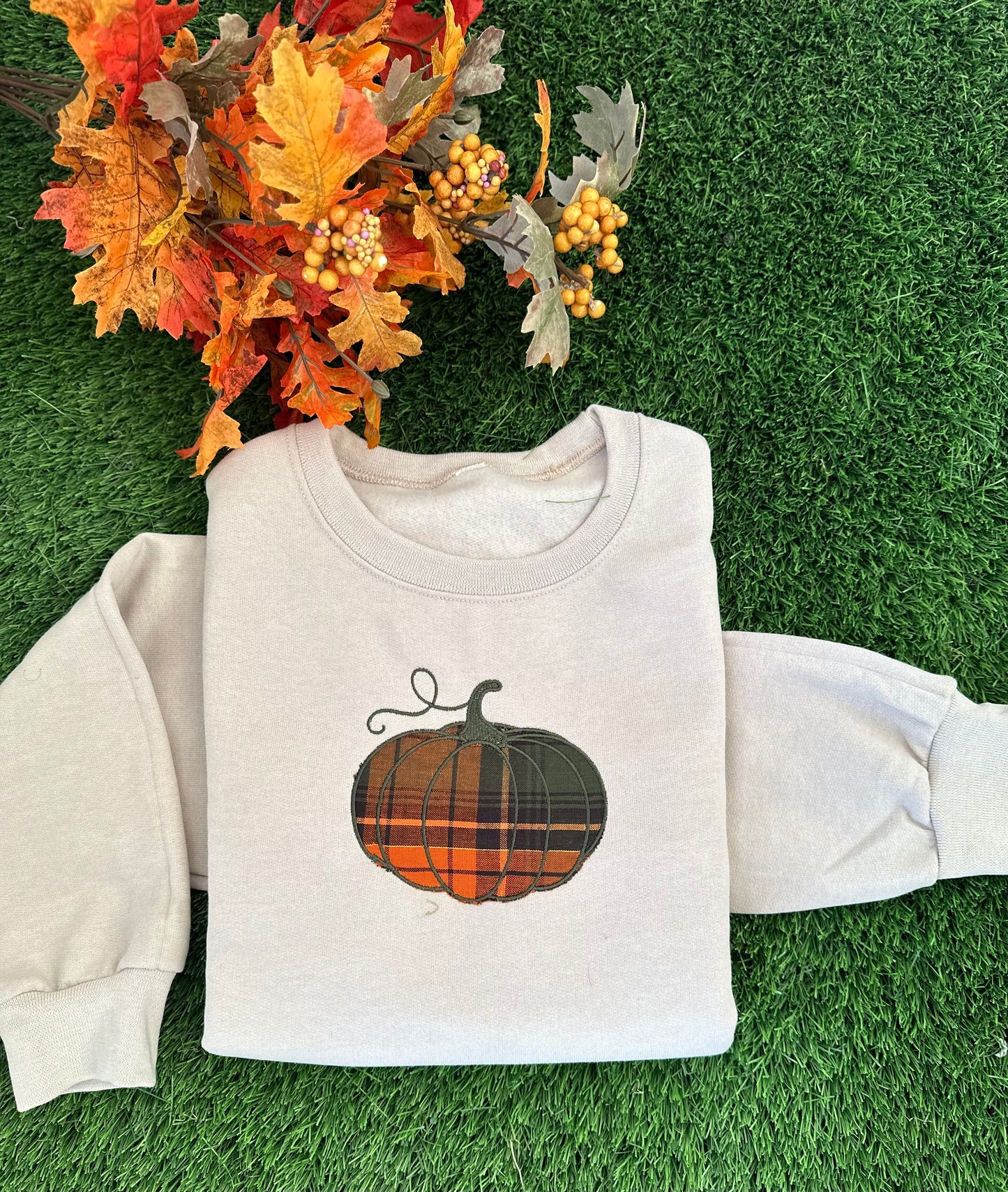 Plaid Pumpkin Embroidered Fall Crewneck sweatshirt