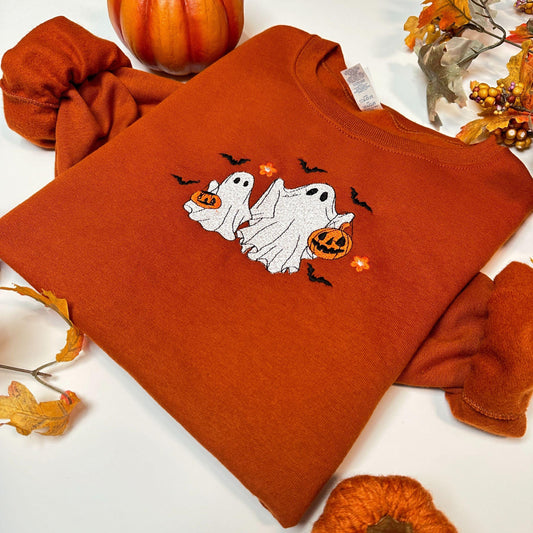 Halloween Spooky Season Two Ghost Crewneck Sweatshirt for Women, Novelty Embroidered Sweater