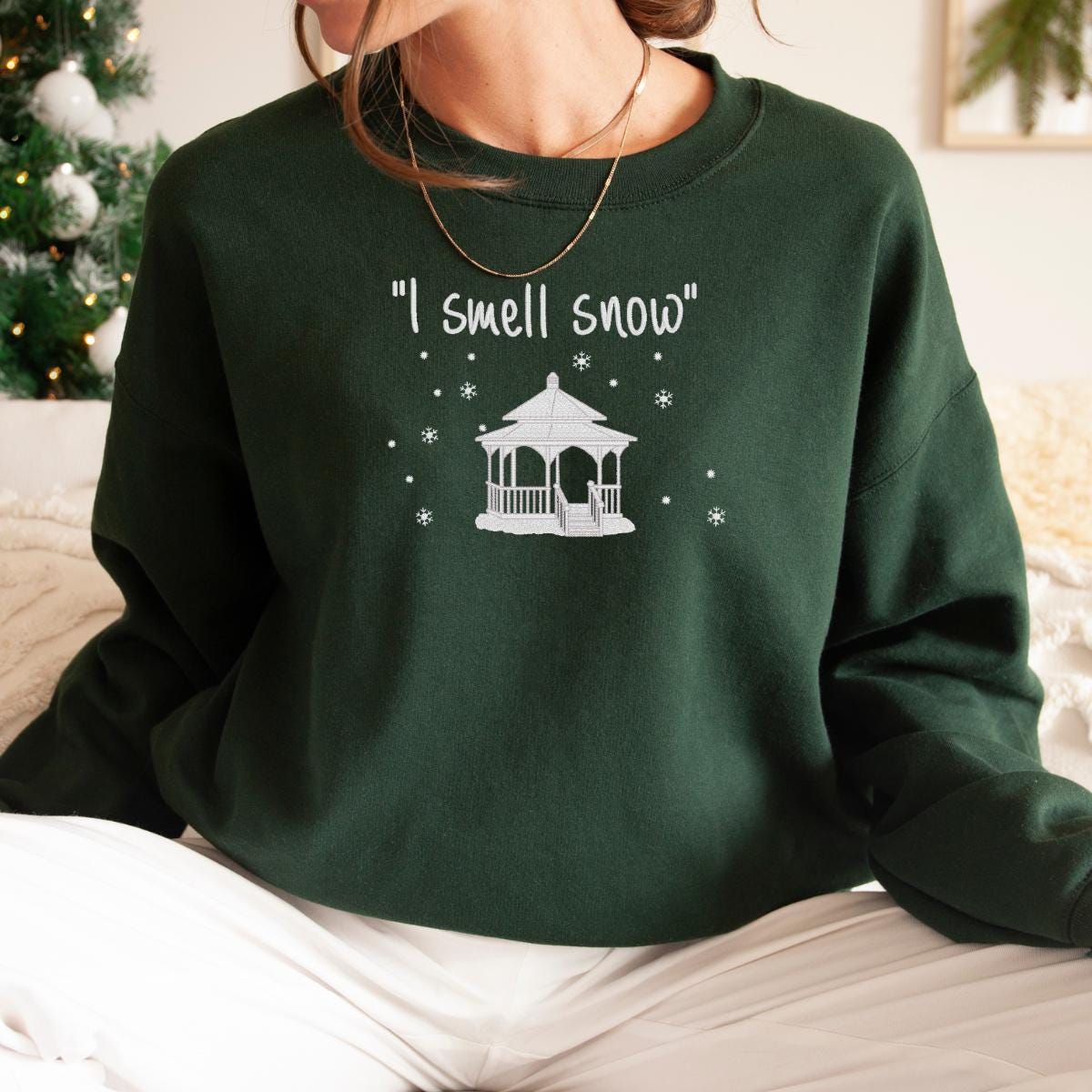 I Smell Snow Embroidered Stars Hollow Gilmore Crewneck Sweatshirt